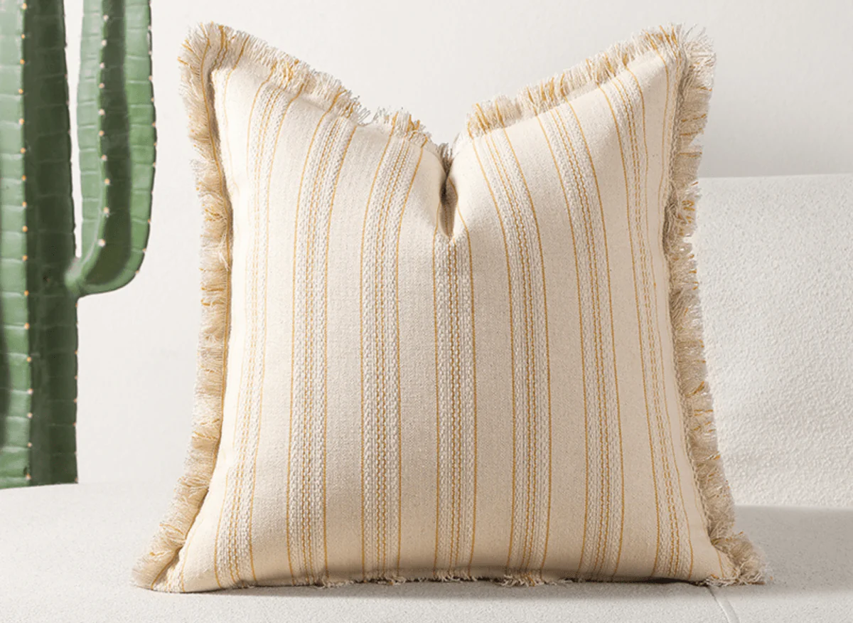Coussin beige à rayures jaunes texturées 45x45 cm PAVIA