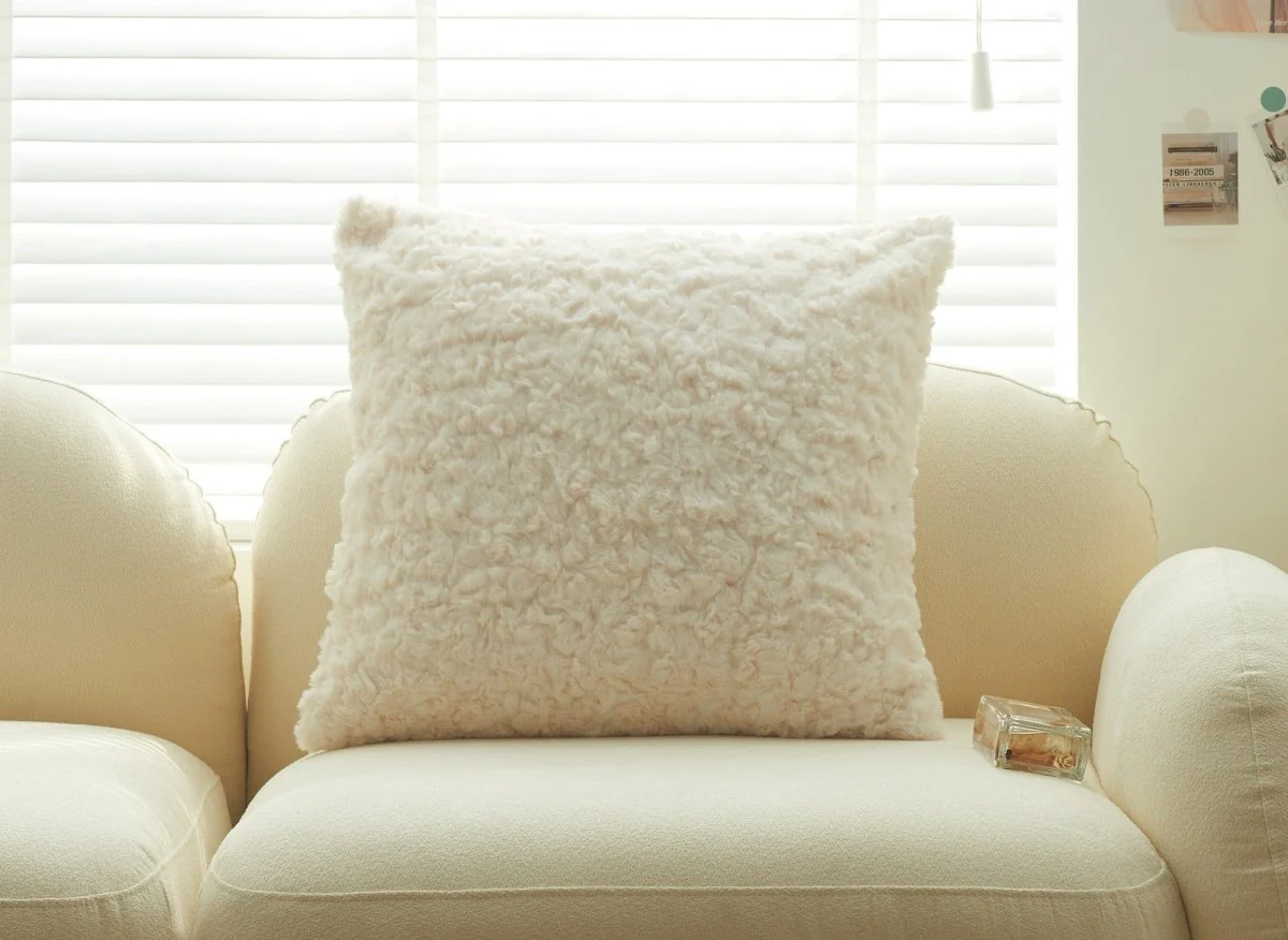 Coussin blanc à tissu bouclette 45x45 cm TRED