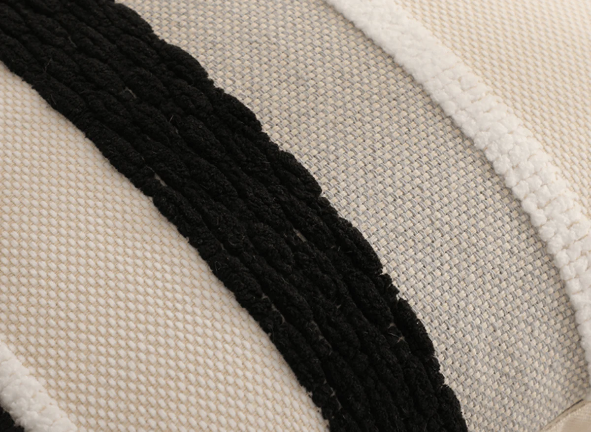 Coussin texturé noir et blanc écru 45x45 cm NEXUS - Image 2