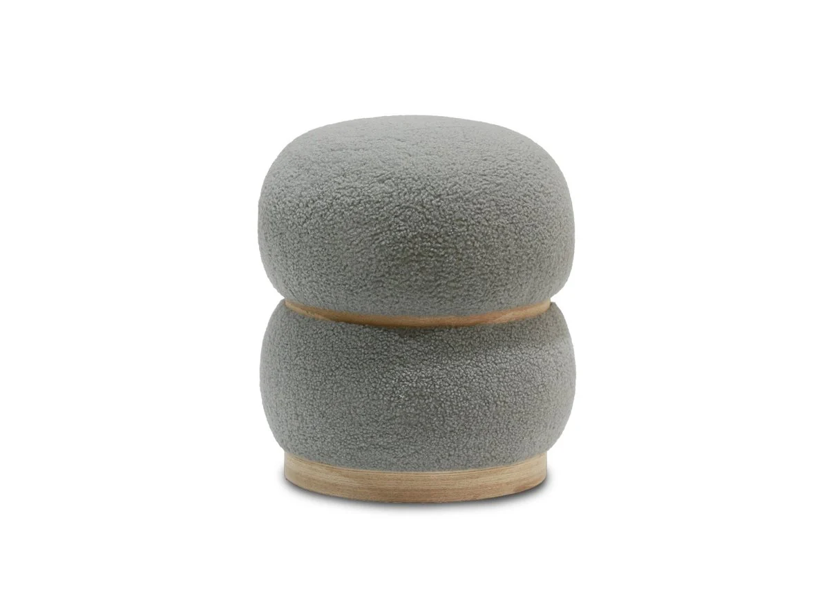 Pouf design en tissu effet peau de mouton gris et bois SNOW - Image 2