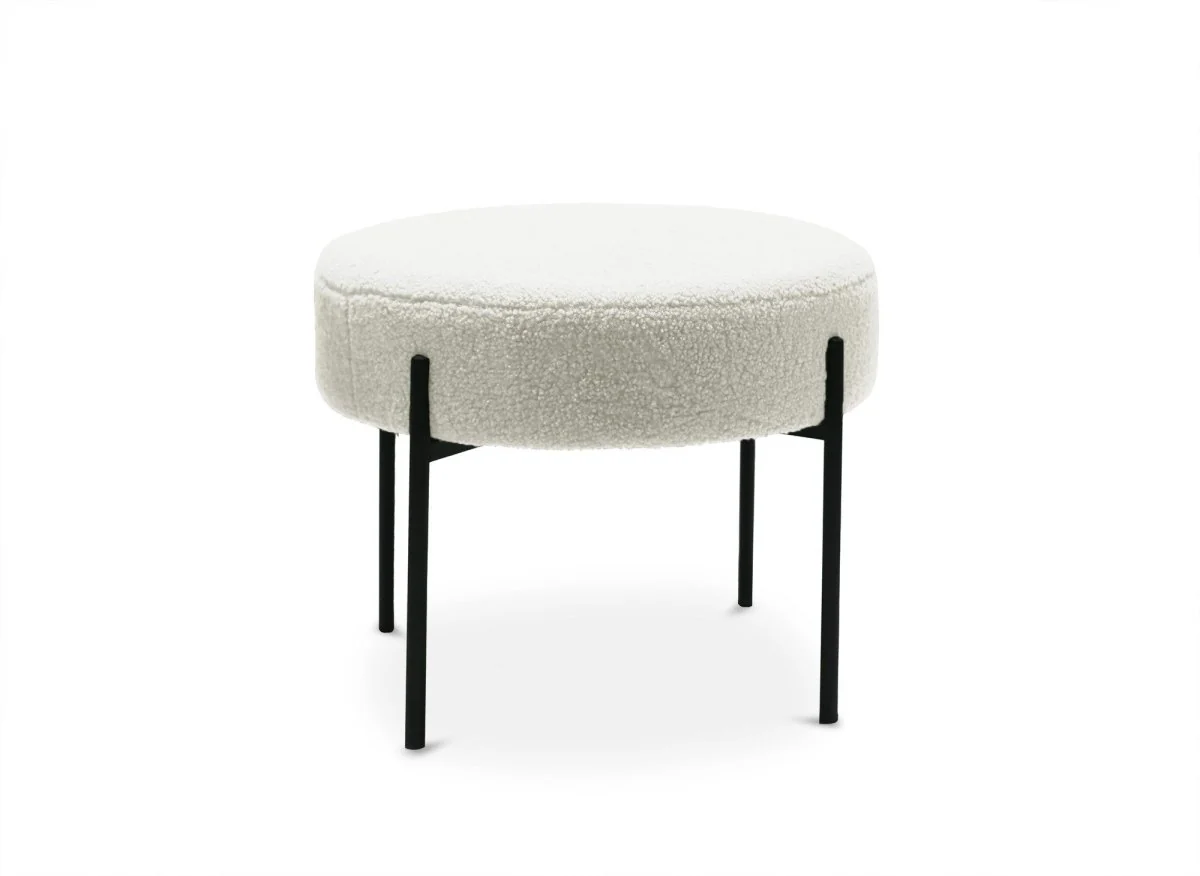 Pouf en tissu effet peau de mouton blanc écru et pieds en métal noir LEYAN - Image 2